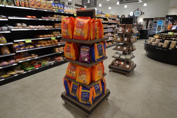 Walkaround Shelving | Cayuga Displays